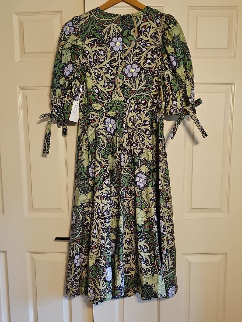 NWT Hyacinth House Green Floral Midi Dress with Puff Sleeves - Picture 3 of 9